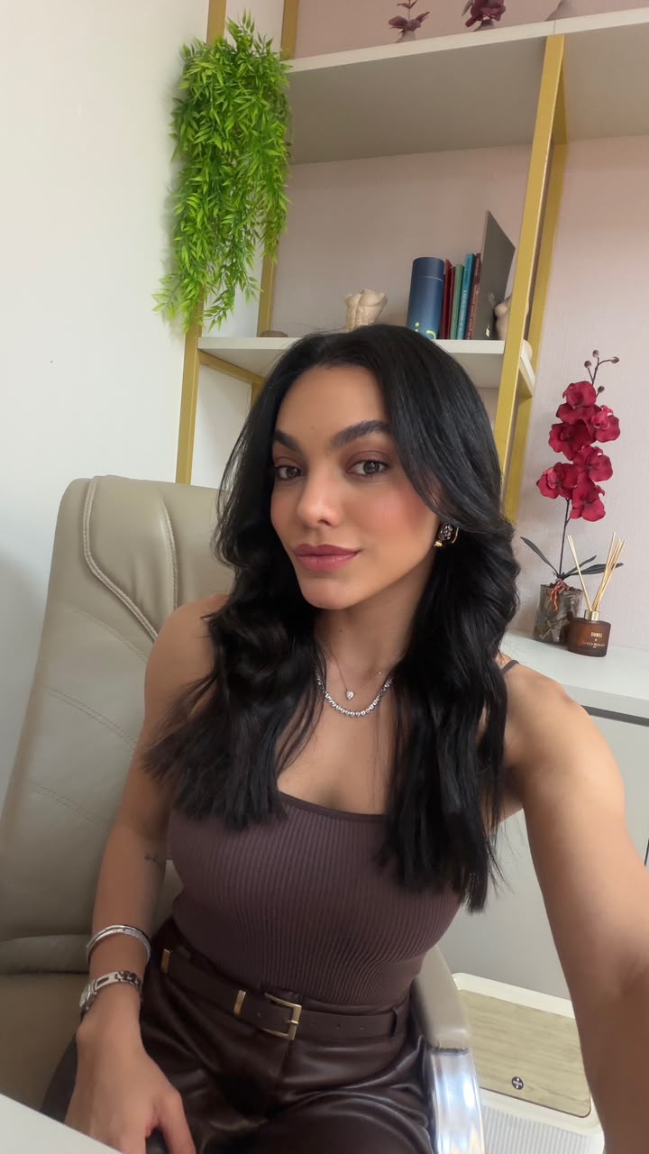 Sabrina Durães em seu consultório